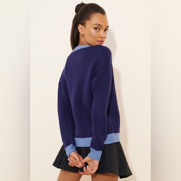 Dog Pattern Sweater - Picture 2 of 5